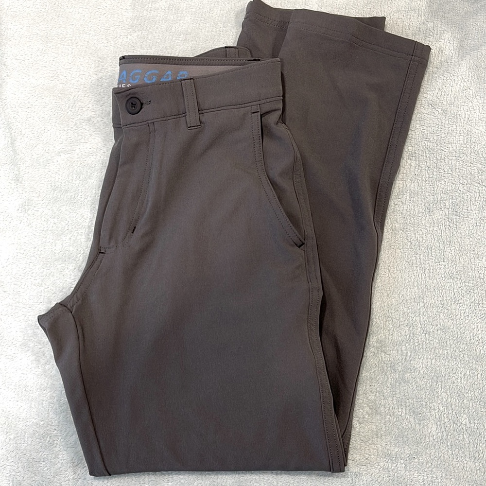 Haggar the active series mens stretchy dark grey pants | Size: 29x30